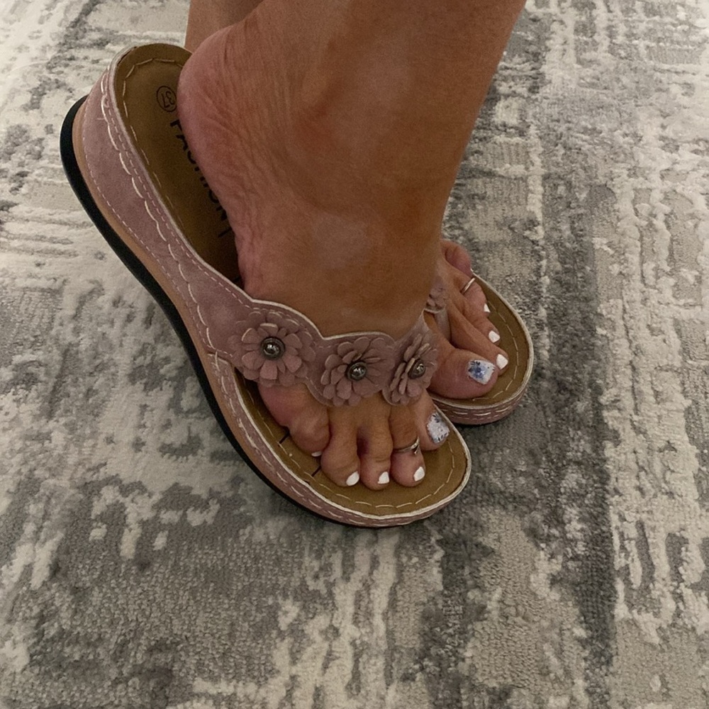 Mauve Sandals - Picture 2 of 3